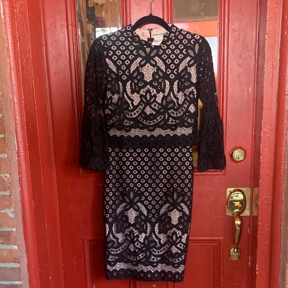 Chic Black Lace Midi Dress